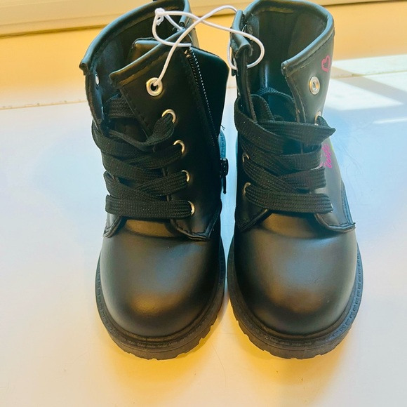 Toddler Girls Boots Black NWT size 6 - Picture 2 of 4
